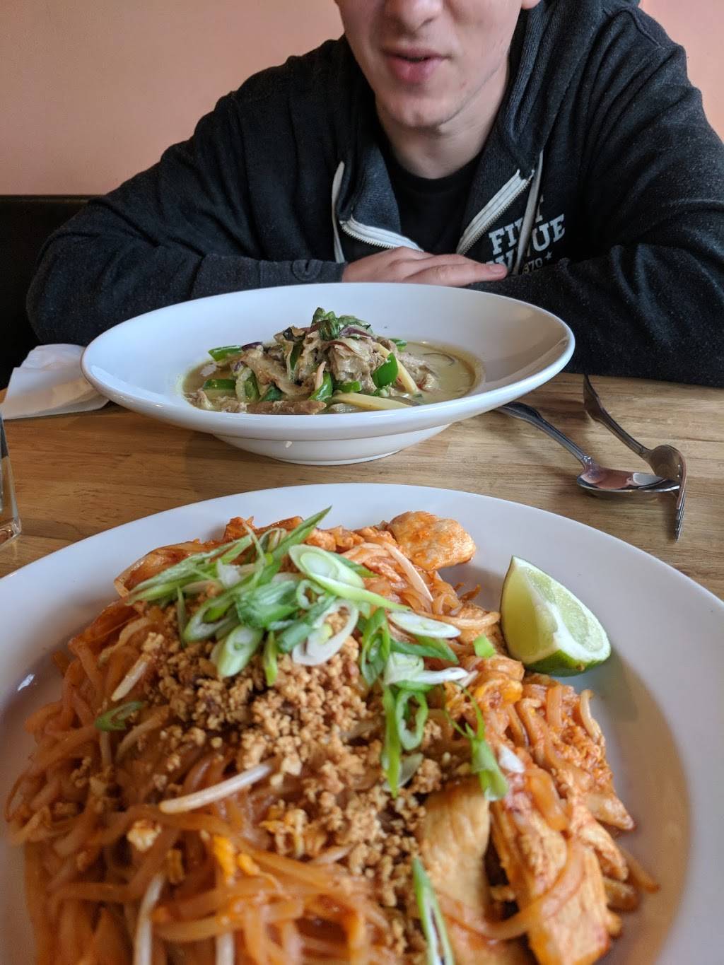 Khao Hom Thai Restaurant Minneapolis | restaurant | 2411 Central Ave NE, Minneapolis, MN 55418, USA | 6127884000 OR +1 612-788-4000