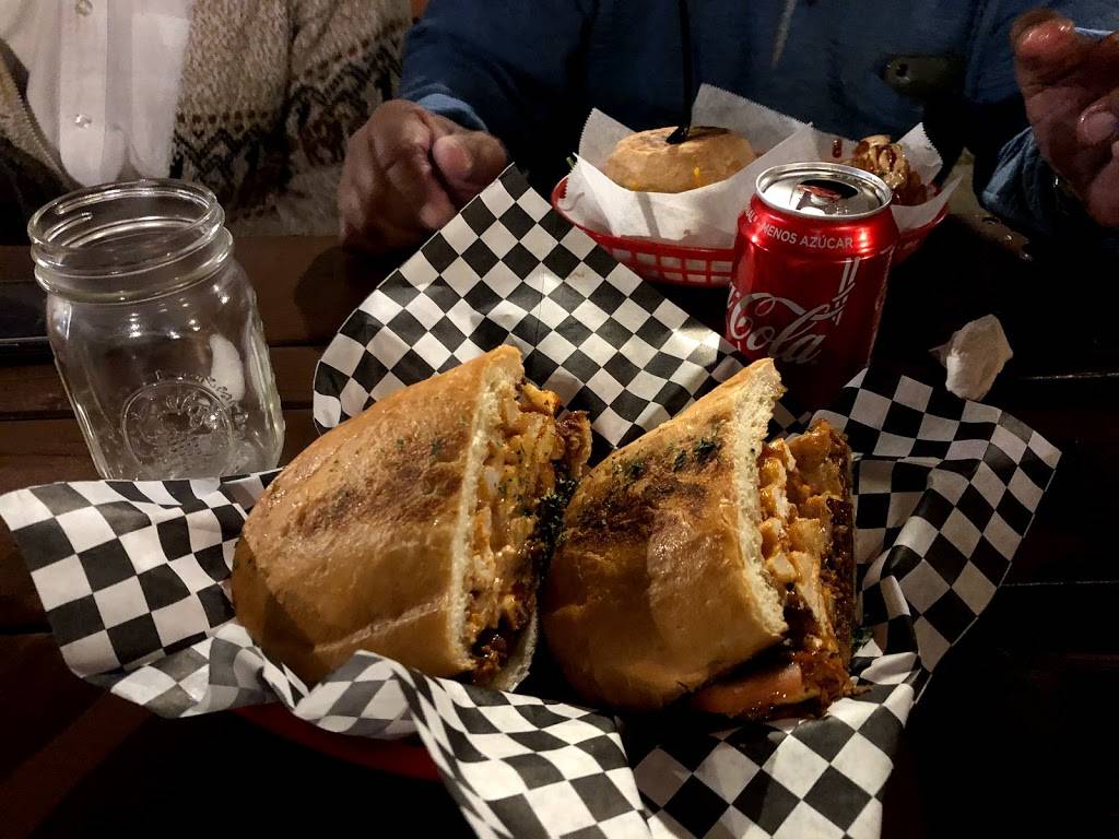 El Food Truck | restaurant | km1, Tijuana, El Refugio, 21440 Tecate, B.C., Mexico | 016657990545 OR +52 665 799 0545