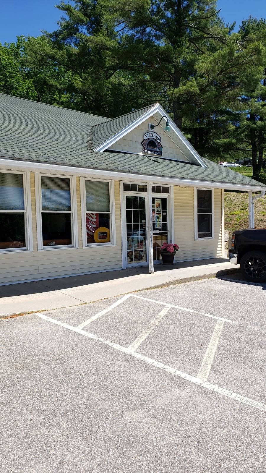 Village Pizza & Grill | restaurant | 116 Main St, Ashland, NH 03217, USA | 6039689689 OR +1 603-968-9689