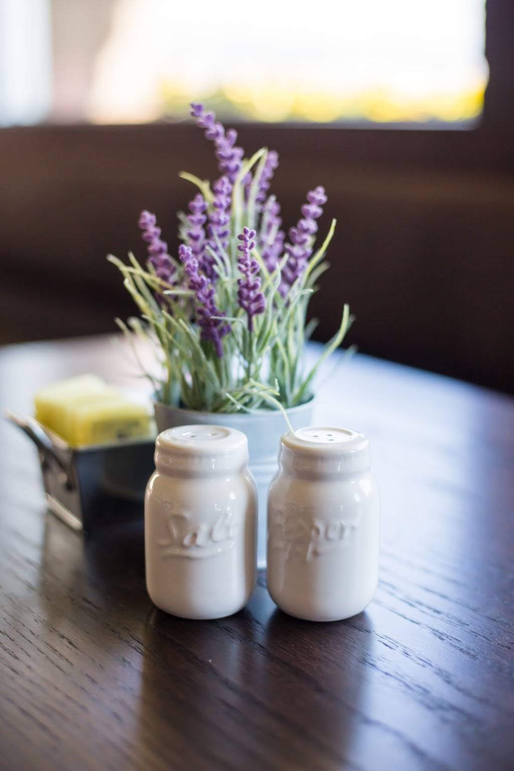 The Farm House | restaurant | 11 Green Valley Rd, Freedom, CA 95019, USA | 8315365363 OR +1 831-536-5363