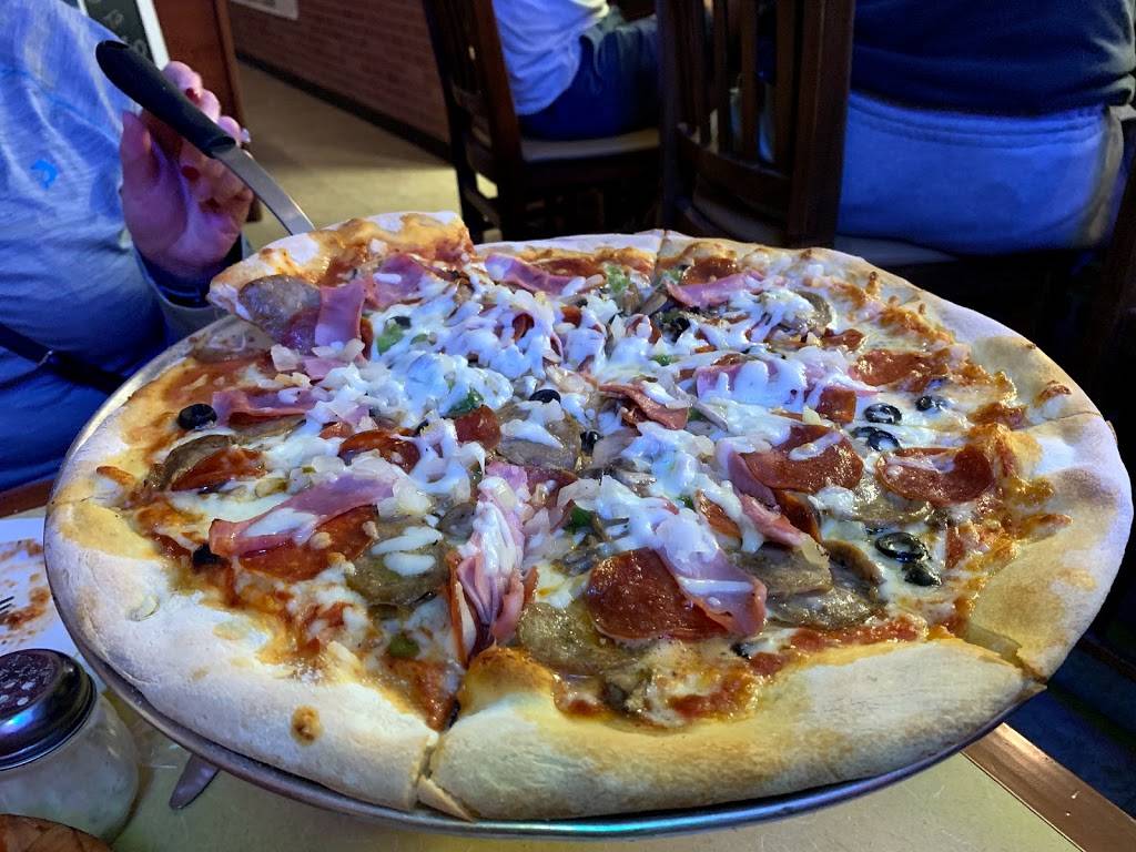 Giovanni’s Brooklyn Pizzeria | restaurant | 5203 Cortez Rd W, Bradenton, FL 34210, USA | 9412422222 OR +1 941-242-2222