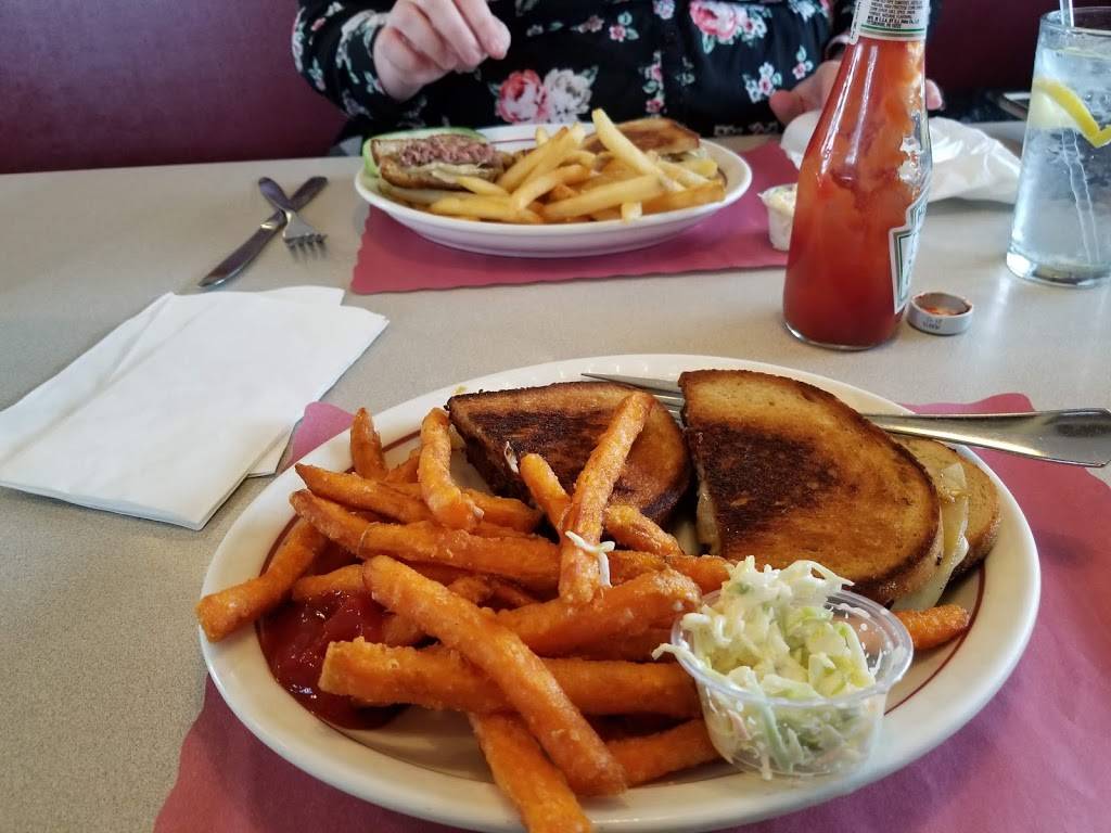 Country Corner Diner | restaurant | 756 Amity Rd, Bethany, CT 06524, USA | 2033931489 OR +1 203-393-1489