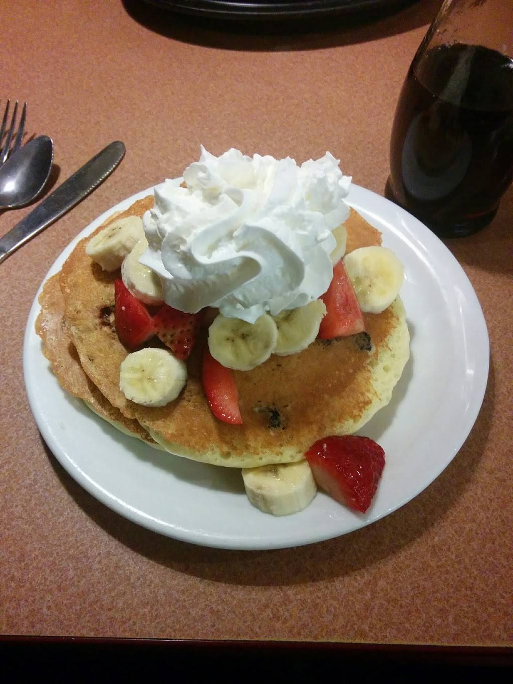 Dennys | restaurant | 28915 Rancho California Rd, Temecula, CA 92590, USA | 9516765886 OR +1 951-676-5886