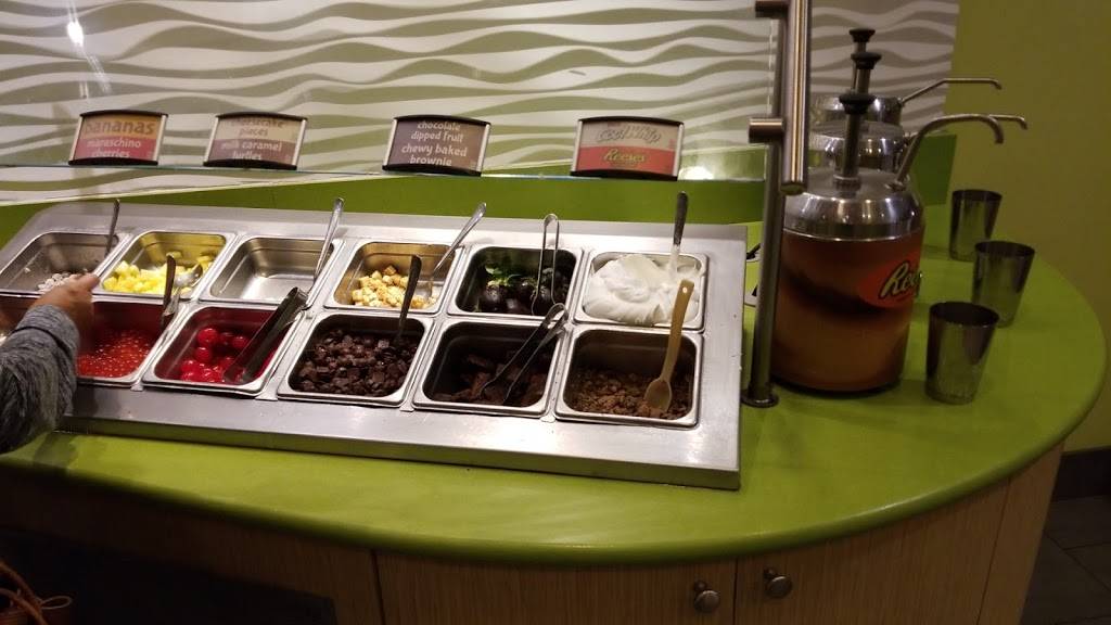 Menchies Frozen Yogurt | bakery | 6169 S Jog Rd, Lake Worth, FL 33467, USA | 5613579914 OR +1 561-357-9914