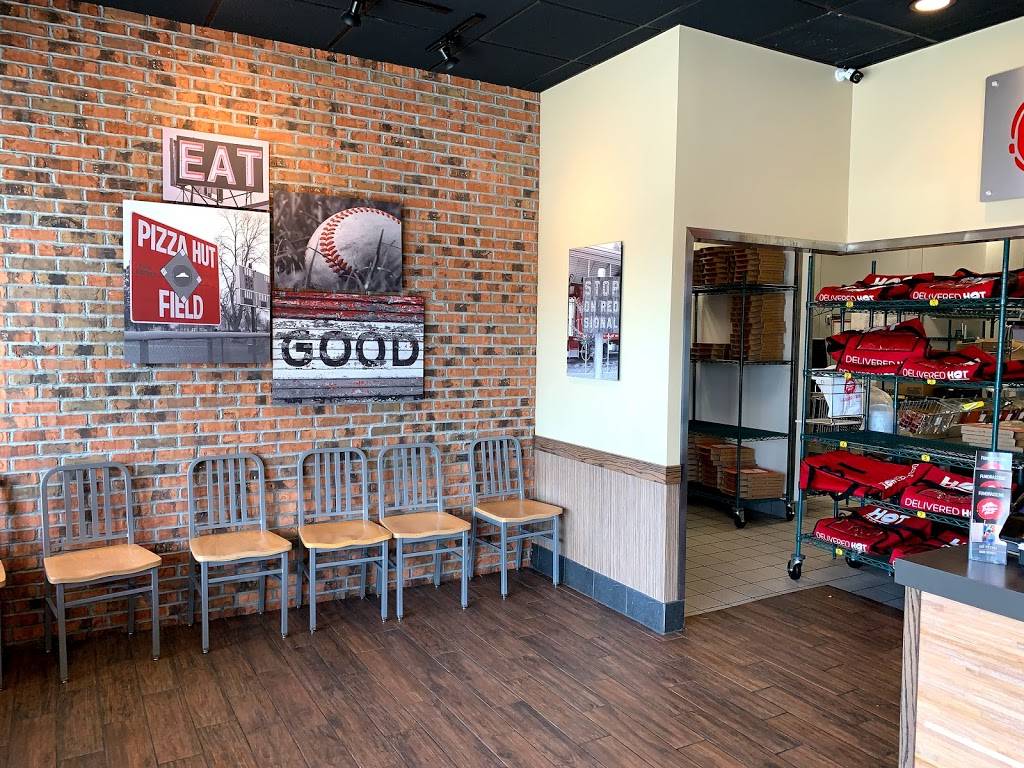 Pizza Hut | meal takeaway | 120 Plaza Ave, Lake Placid, FL 33852, USA | 8634657154 OR +1 863-465-7154