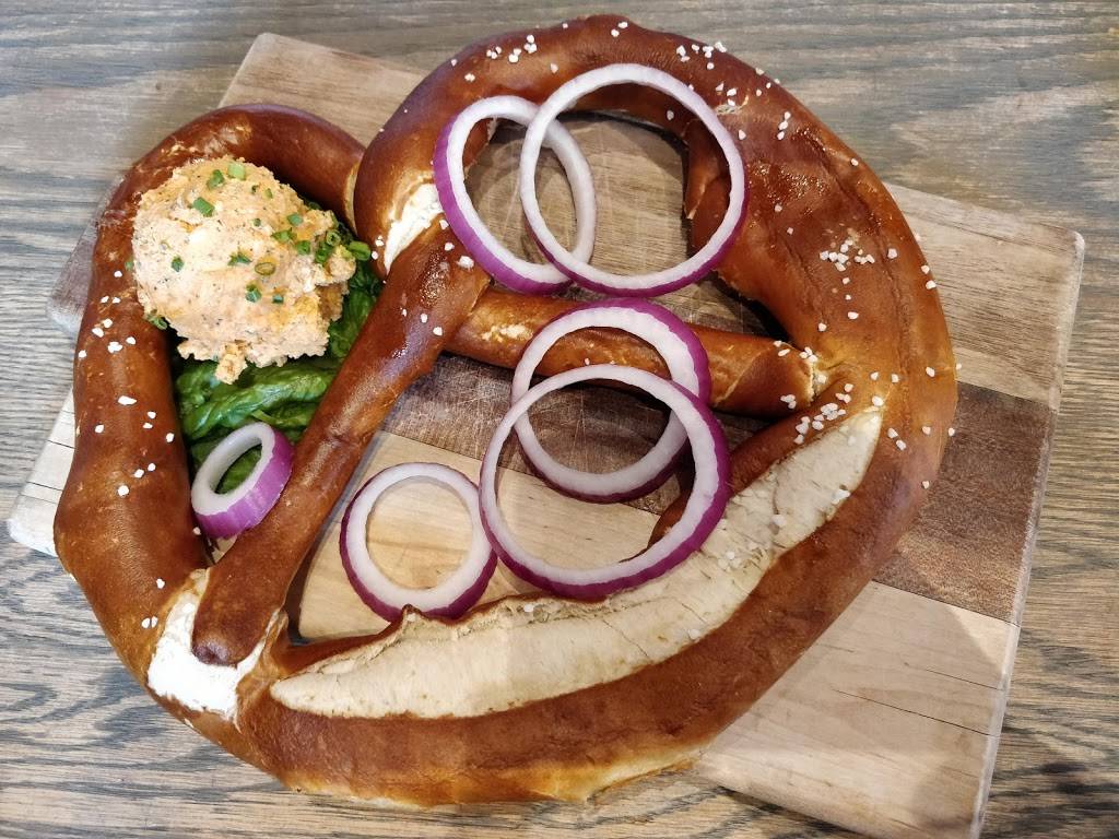 Max Bratwurst Und bier | restaurant | 1266, 4702 30th Ave, Astoria, NY 11103, USA | 7187771635 OR +1 718-777-1635