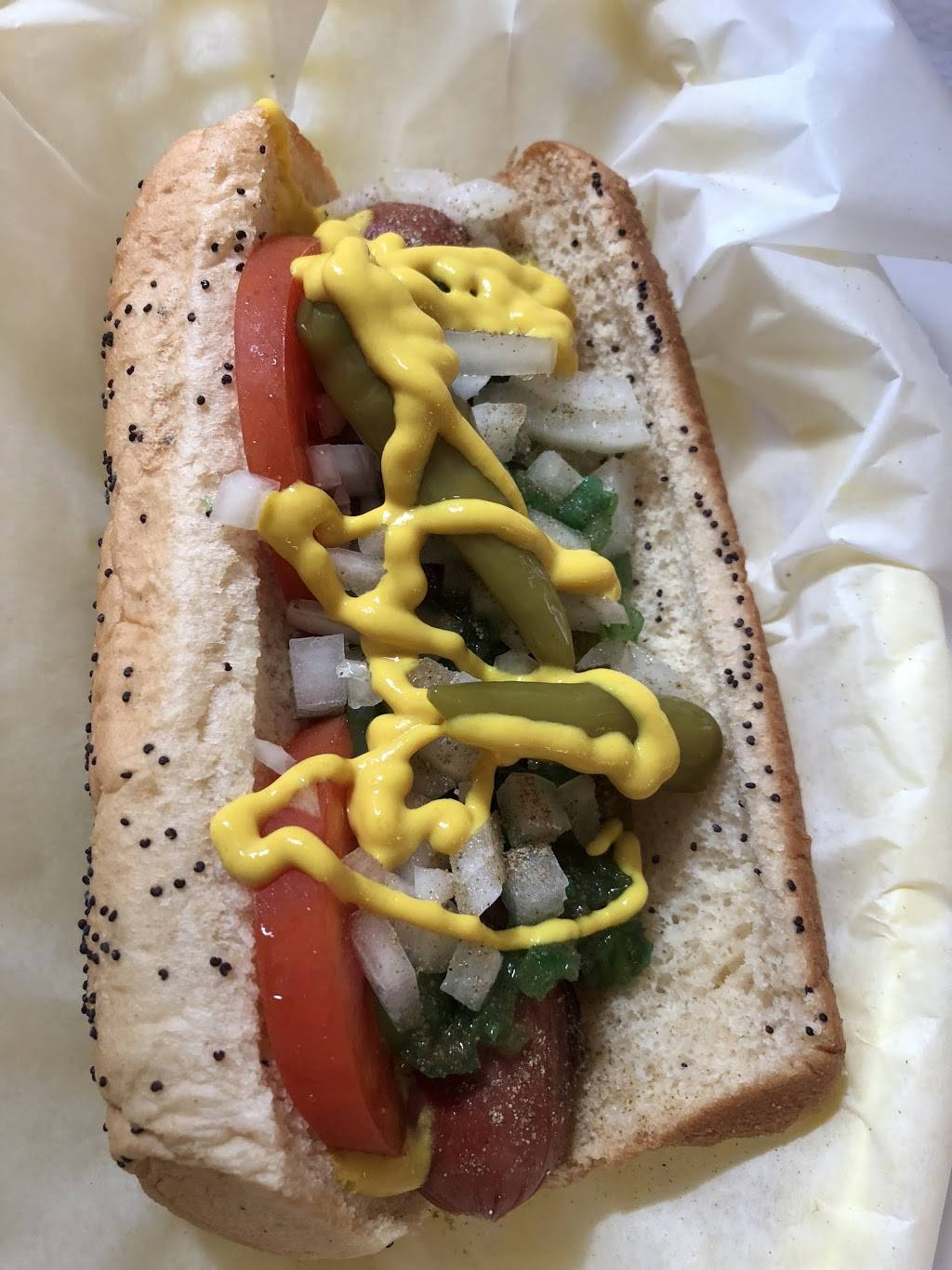 Willys Wieners | restaurant | 103A E Dakin Ave, Kissimmee, FL 34741, USA | 4072017916 OR +1 407-201-7916