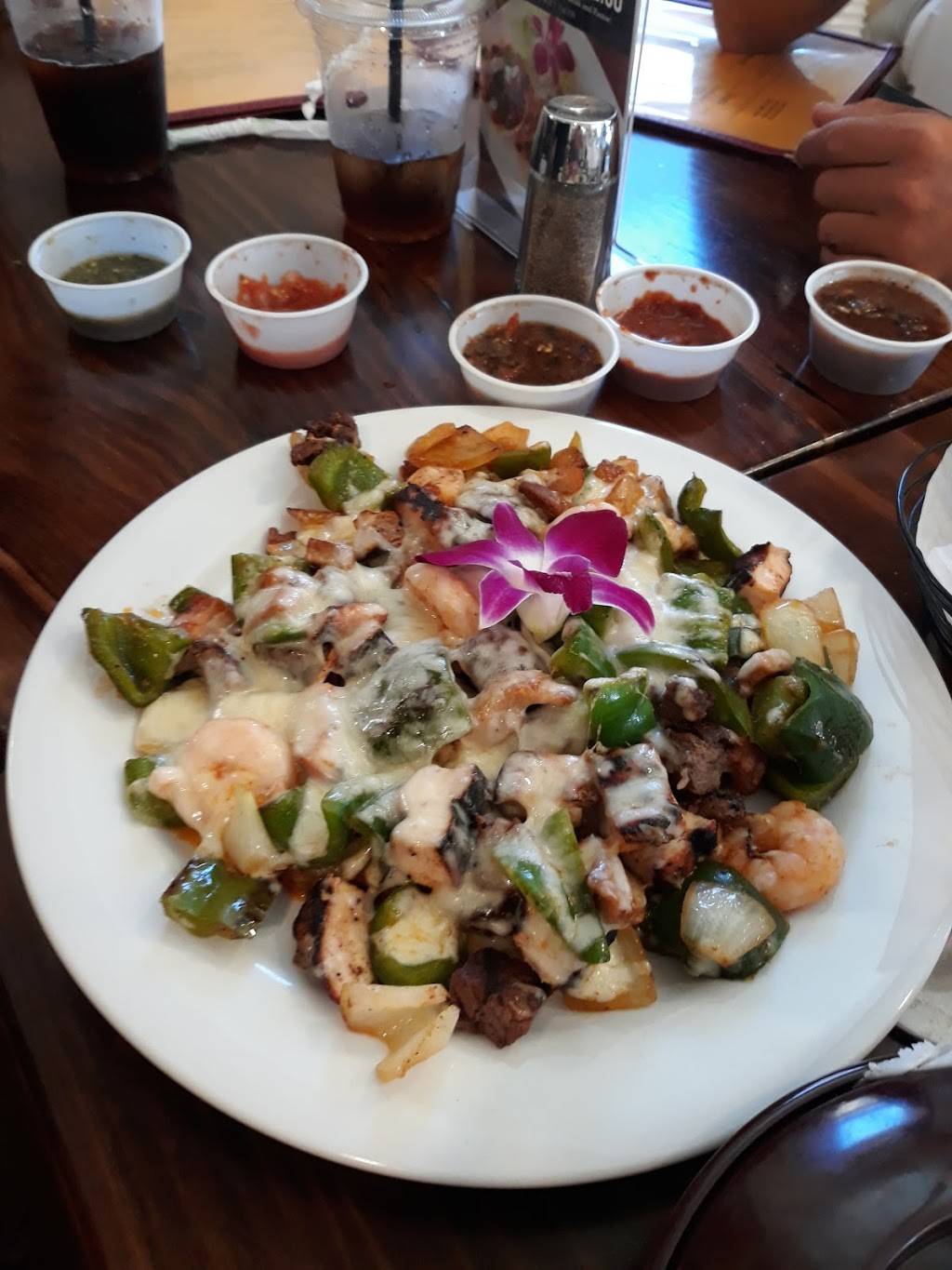 La Tequila | restaurant | 35 W Hwy 246, Buellton, CA 93427, USA | 8056977776 OR +1 805-697-7776