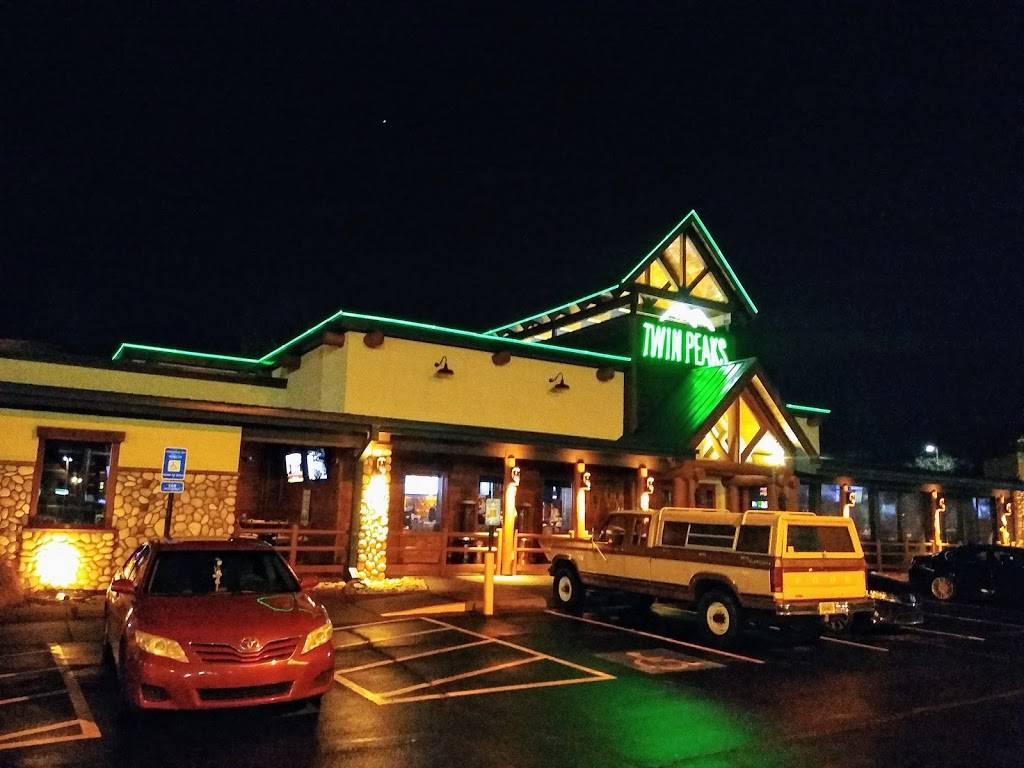 Twin Peaks Kennesaw | restaurant | 2475 George Busbee Pkwy NW, Kennesaw, GA 30144, USA | 6783481605 OR +1 678-348-1605