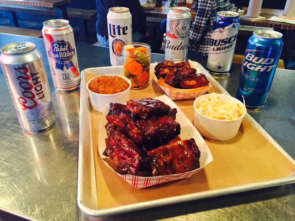 Mosleys Barbecue and Provisions | restaurant | 525 S Gilbert St, Iowa City, IA 52240, USA | 3193381419 OR +1 319-338-1419