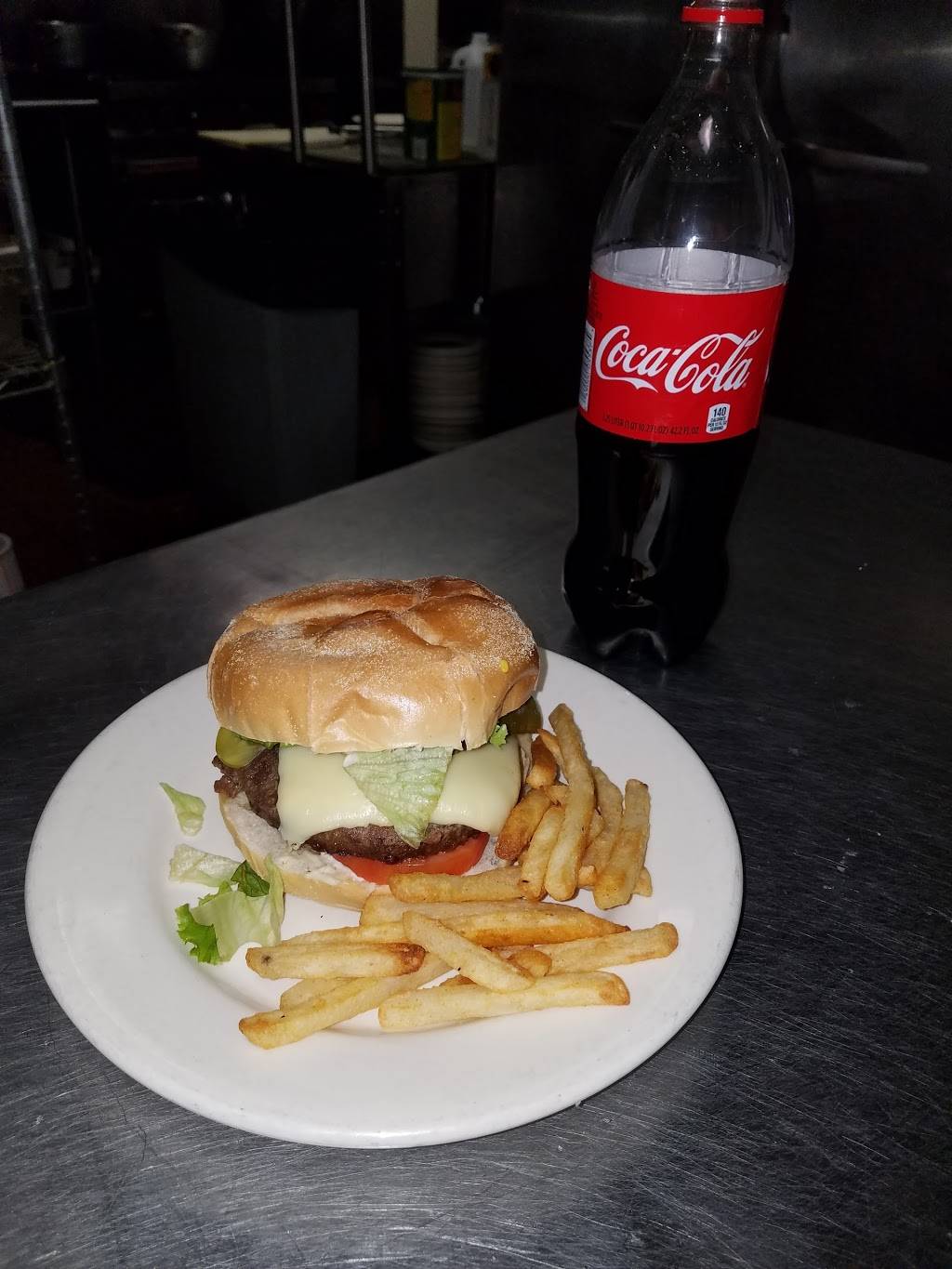 Tom E Toes Pizza | restaurant | 5 River Rd, Wilton, CT 06897, USA | 2037800137 OR +1 203-780-0137