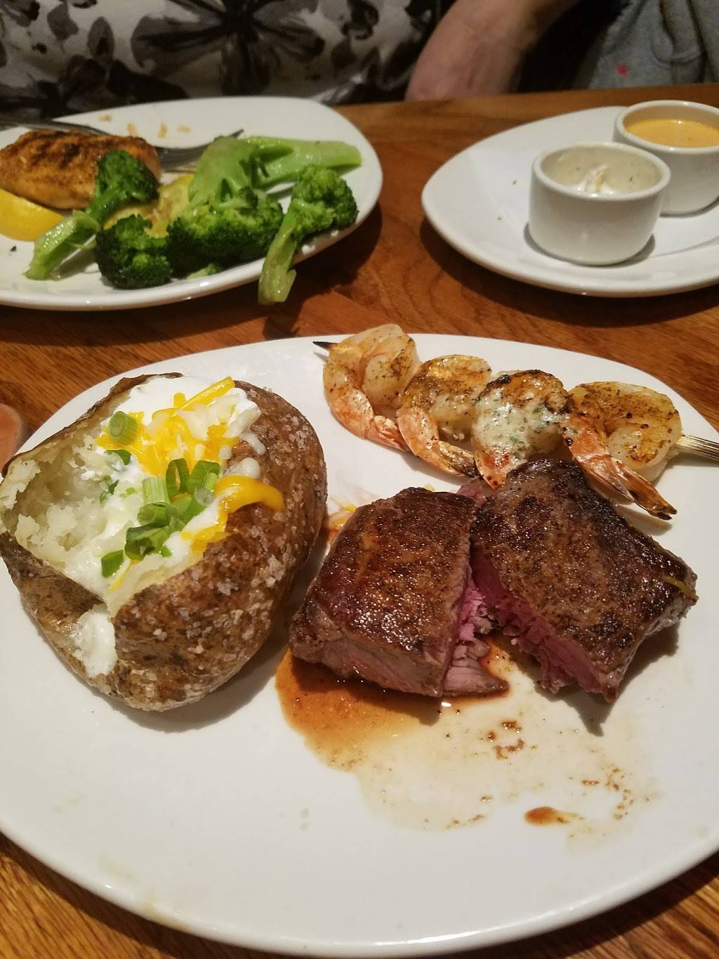 Outback Steakhouse | restaurant | 1061 W Avenue P, Palmdale, CA 93551, USA | 6612749607 OR +1 661-274-9607