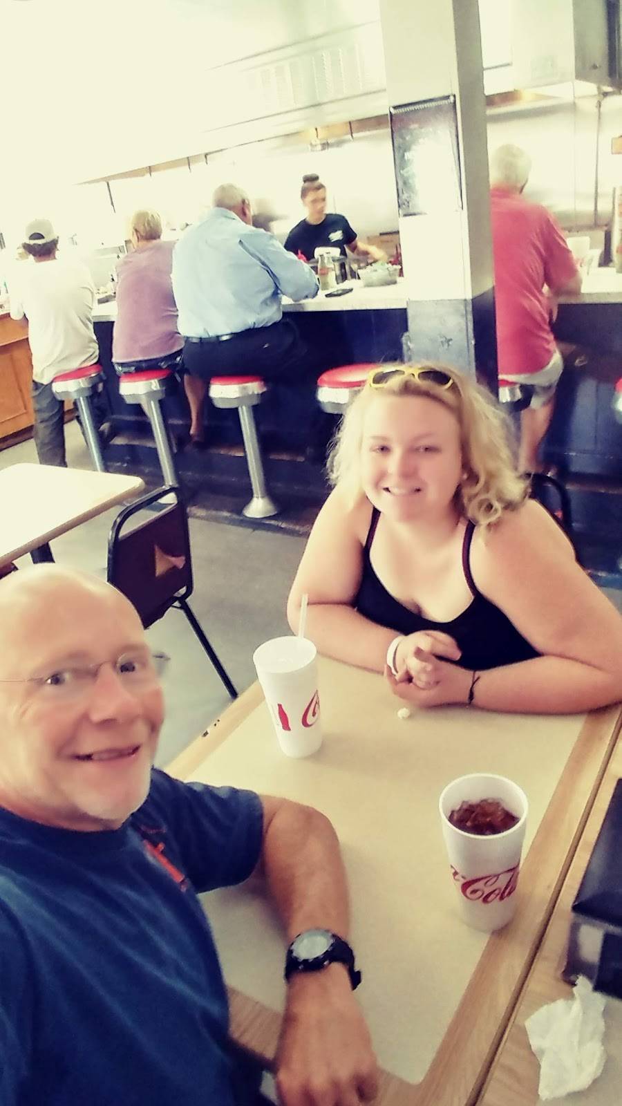 Salemburg Grill | restaurant | 100 S Main St, Salemburg, NC 28385, USA | 9105253292 OR +1 910-525-3292