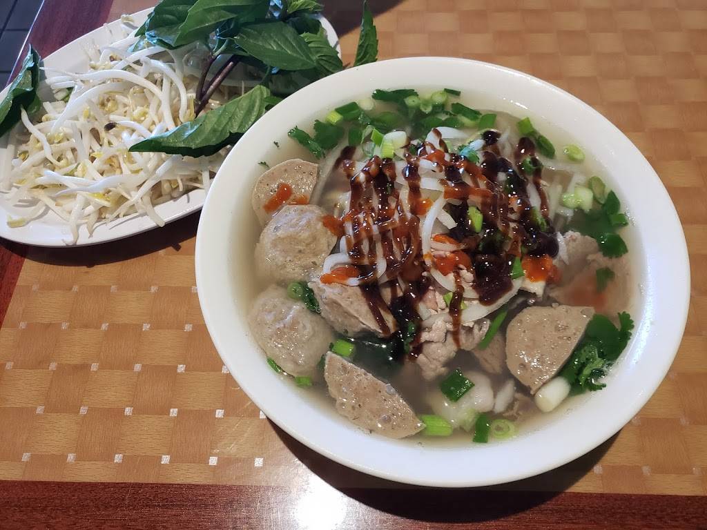Pho Viet Saigon | restaurant | 18509 N Frederick Ave, Gaithersburg, MD 20879, USA | 3012082088 OR +1 301-208-2088