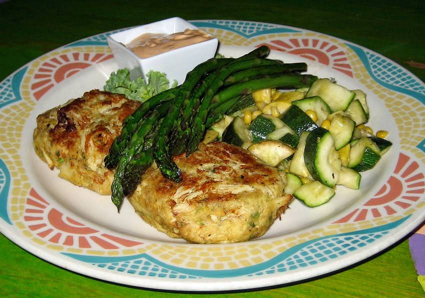 Listas Grill | restaurant | 2412 Mountain Rd, Pasadena, MD 21122, USA | 4104378999 OR +1 410-437-8999