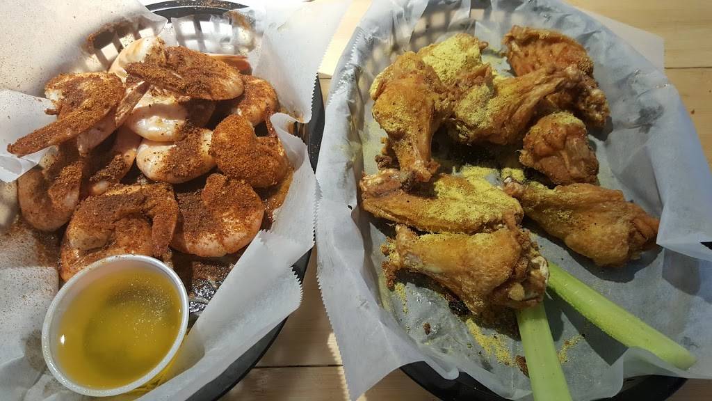 Cock Island Bar & Grille | restaurant | 606 Airline Blvd, Portsmouth, VA 23707, USA | 7579662936 OR +1 757-966-2936