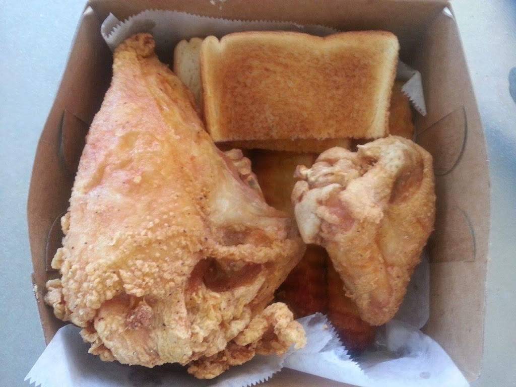 Chicken Larrys Drive-In | restaurant | 12 S Orange St, Butler, MO 64730, USA | 6606790161 OR +1 660-679-0161