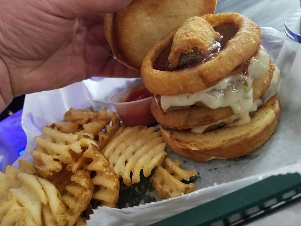 Purgatorys Pub | restaurant | 2104 State St, Bettendorf, IA 52722, USA | 5633552985 OR +1 563-355-2985