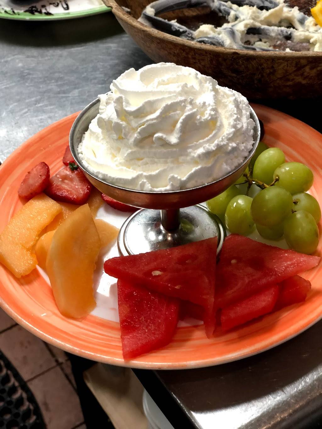 Matteos | restaurant | 416 Bedford Ave, Bellmore, NY 11710, USA | 5164091779 OR +1 516-409-1779