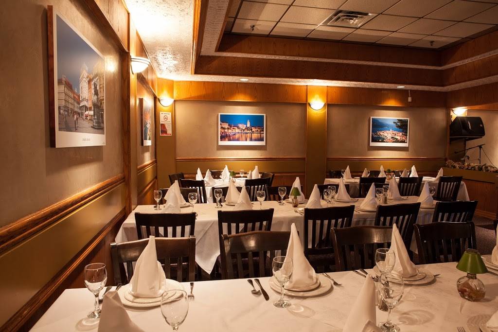 Croatia Restaurant | restaurant | 1989 Dundas St E, Mississauga, ON L4X 1M1, Canada | 9056244111 OR +1 905-624-4111