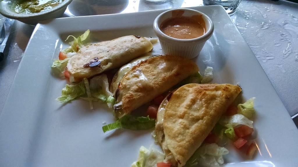 Soluna | restaurant | 7959 Broadway Street St #204, San Antonio, TX 78209, USA | 2109308070 OR +1 210-930-8070