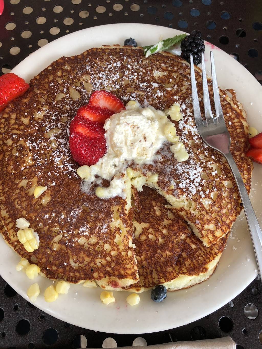 Urth Caffé - Laguna Beach | cafe | 308 N Pacific Coast Hwy, Laguna Beach, CA 92651, USA | 9493768888 OR +1 949-376-8888