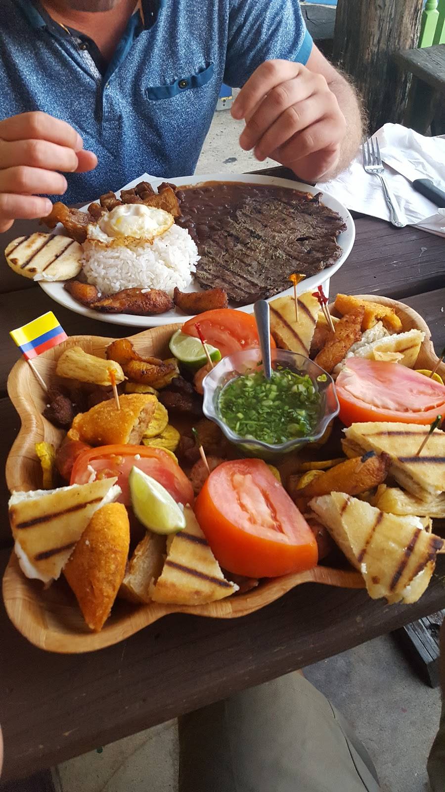 Mi Tierra | restaurant | 5883 Summer Ave, Memphis, TN 38134, USA | 9013719990 OR +1 901-371-9990