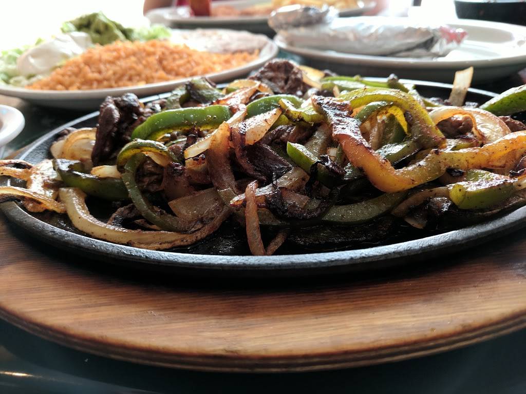 El Caporal Mexican Restaurant | restaurant | 1909 Blankenbaker Pkwy, Louisville, KY 40299, USA | 5022669605 OR +1 502-266-9605
