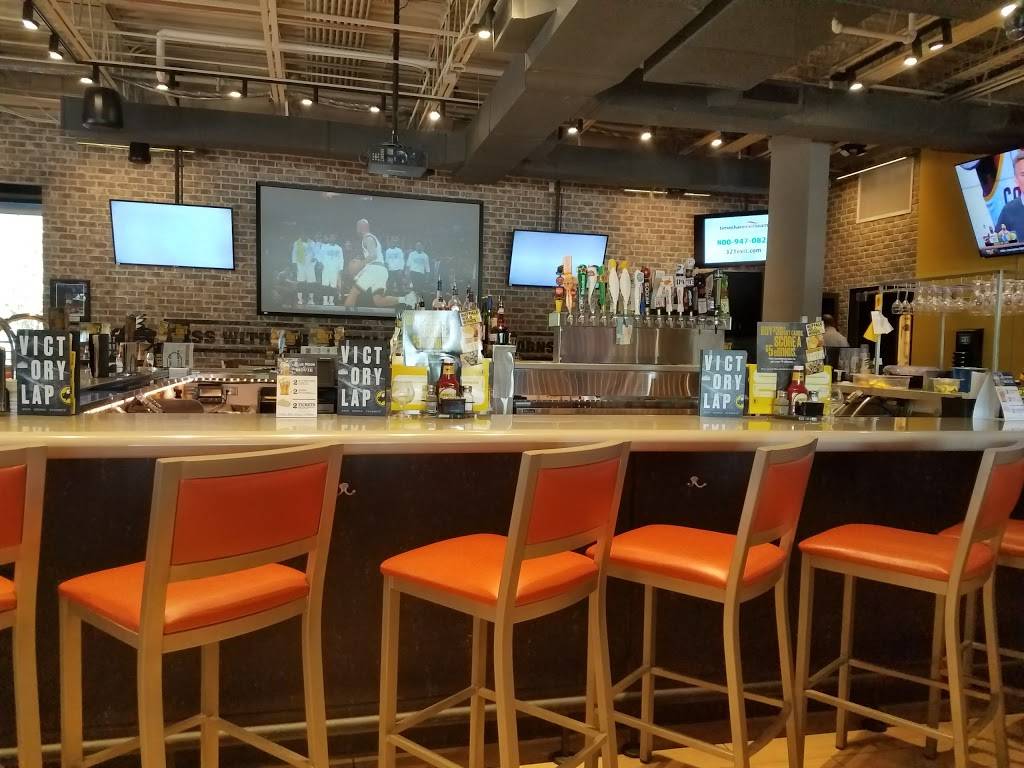 Buffalo Wild Wings | restaurant | 944 Elk Grove Town Center, Elk Grove Village, IL 60007, USA | 8476402327 OR +1 847-640-2327