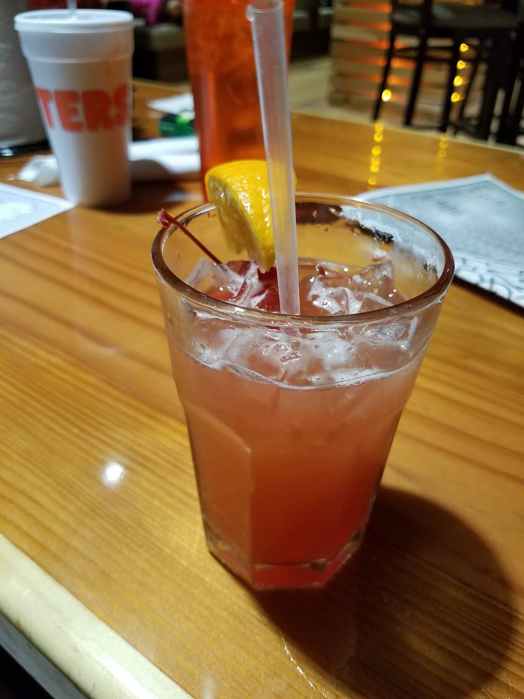 Hooters | restaurant | 404 E Broadway, Bloomington, MN 55425, USA | 9528543110 OR +1 952-854-3110