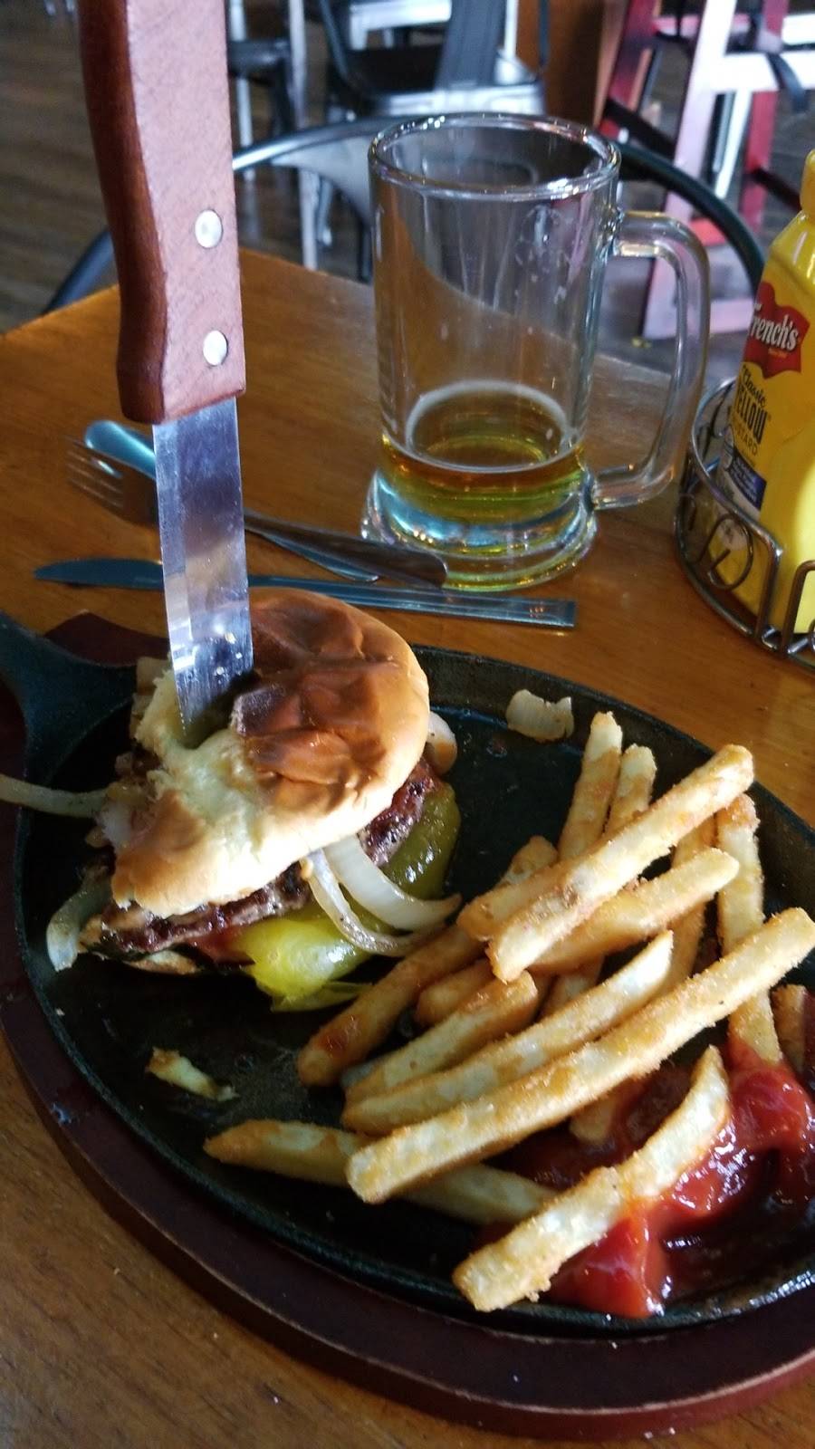 Makers Mountain Eatery, Tap House & Wine Bar | restaurant | 24601 Foresthill Rd, Foresthill, CA 95631, USA | 5303676253 OR +1 530-367-6253