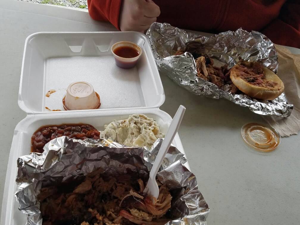 Kentucky Hillbilly BBQ | restaurant | 53 Green St, Wickliffe, KY 42087, USA | 2703353505 OR +1 270-335-3505
