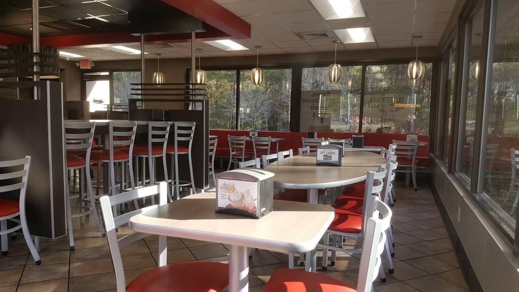 Hardees | restaurant | 486 US-601, Lugoff, SC 29078, USA | 8034385518 OR +1 803-438-5518