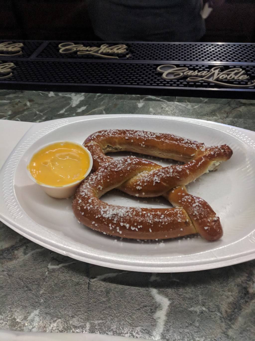 Crickets | restaurant | 518 W Main St, Newburgh, IN 47630, USA | 8128582782 OR +1 812-858-2782