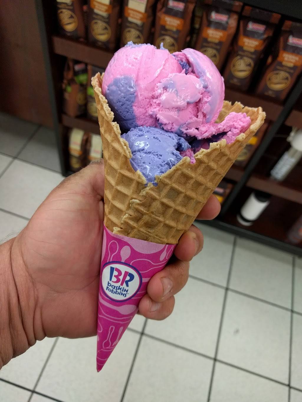 Dunkin | cafe | 95, Clock Tower Plaza, Elgin, IL 60120, USA | 8472899500 OR +1 847-289-9500