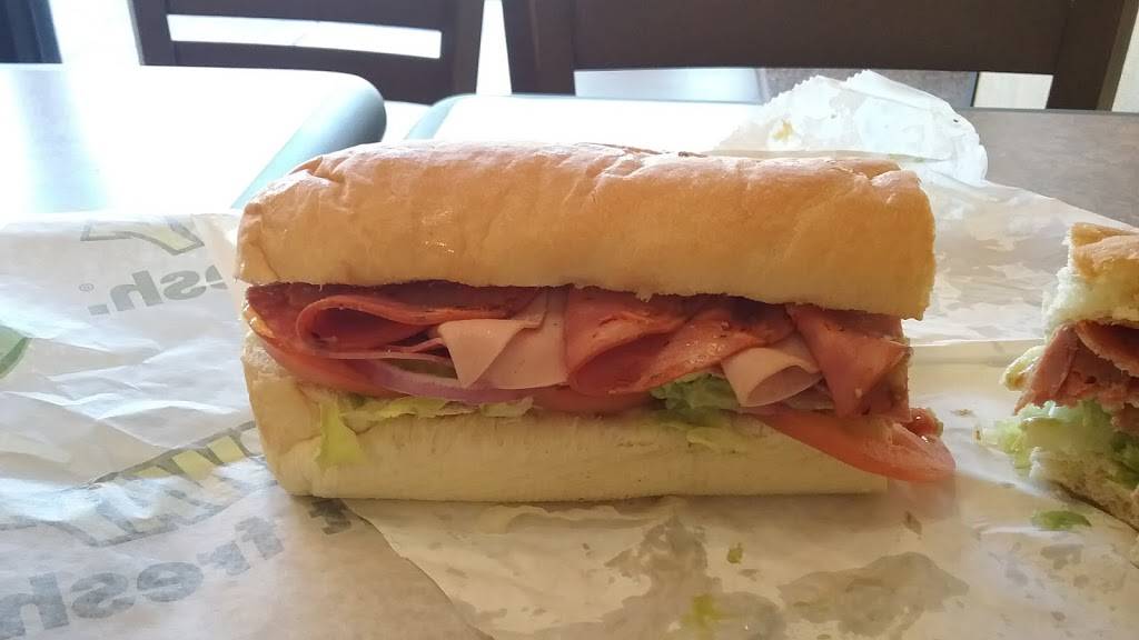 Subway Restaurants | restaurant | Agua Fria Towne Center, 9524 W Camelback Rd Suite C140, Glendale, AZ 85305, USA | 6238727824 OR +1 623-872-7824