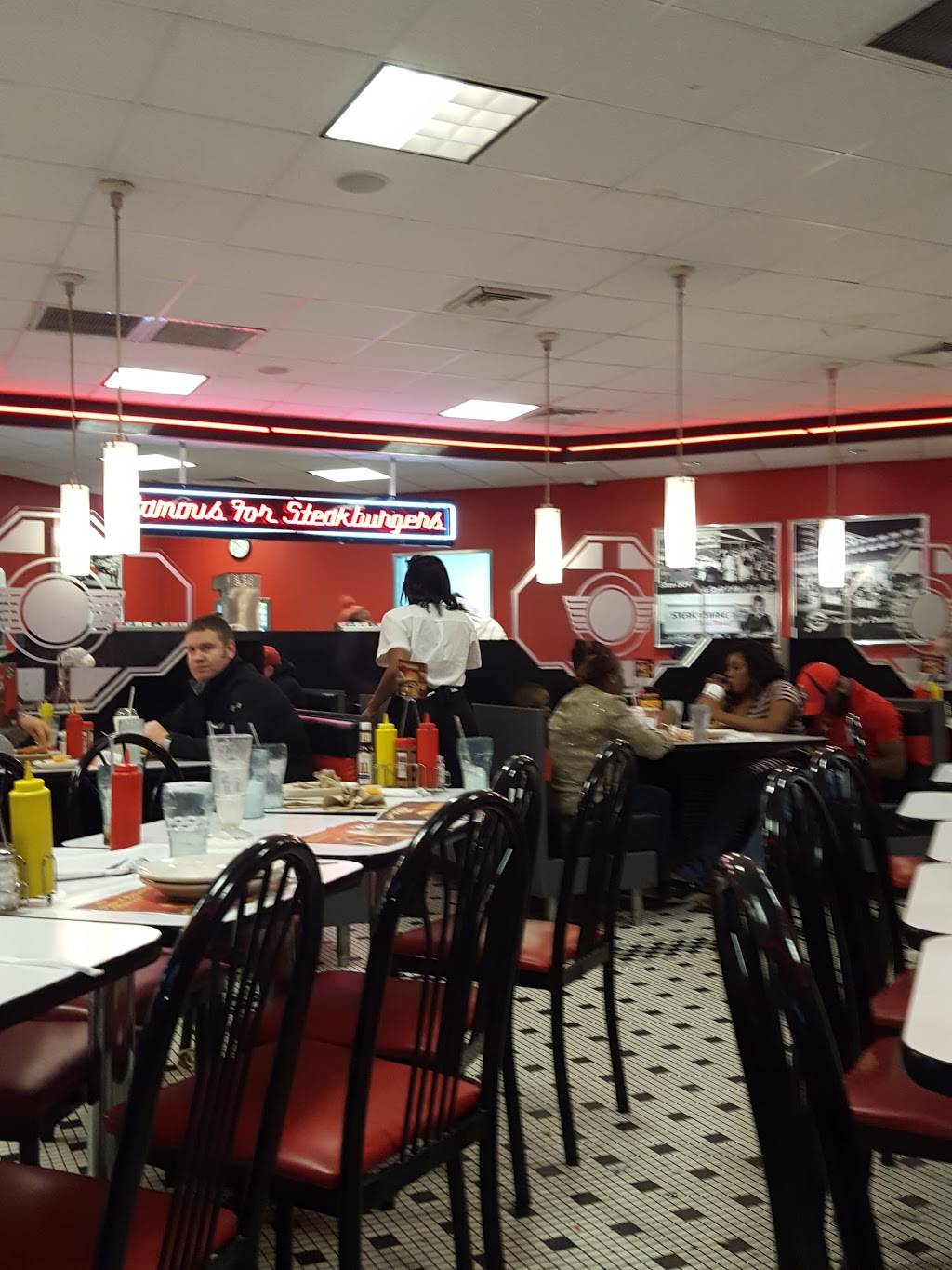 Steak n Shake | restaurant | 10625 E US Hwy 36, Avon, IN 46123, USA | 3172710402 OR +1 317-271-0402