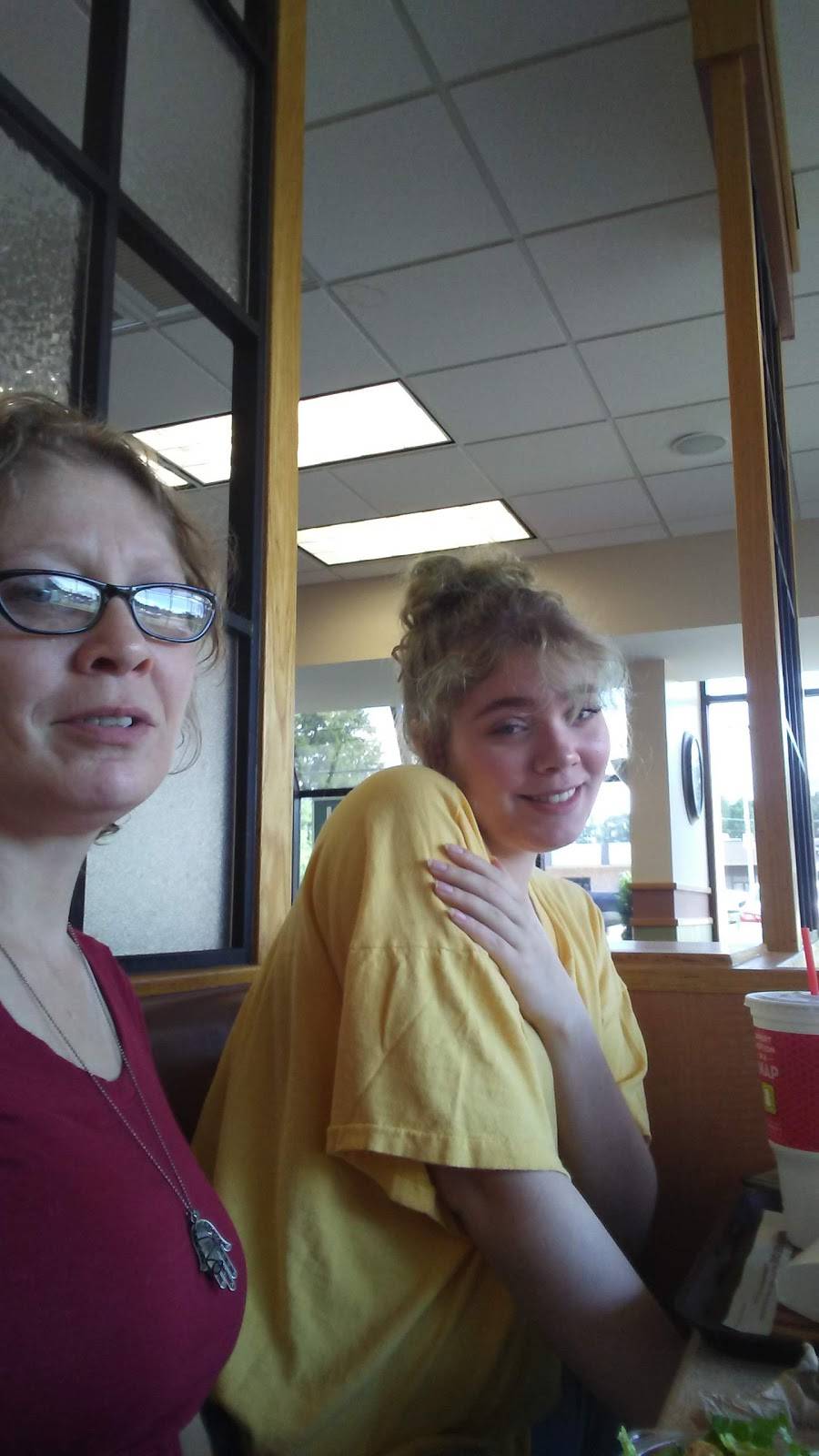 Wendys | restaurant | 401 Homer Rd, Minden, LA 71055, USA | 3183779006 OR +1 318-377-9006