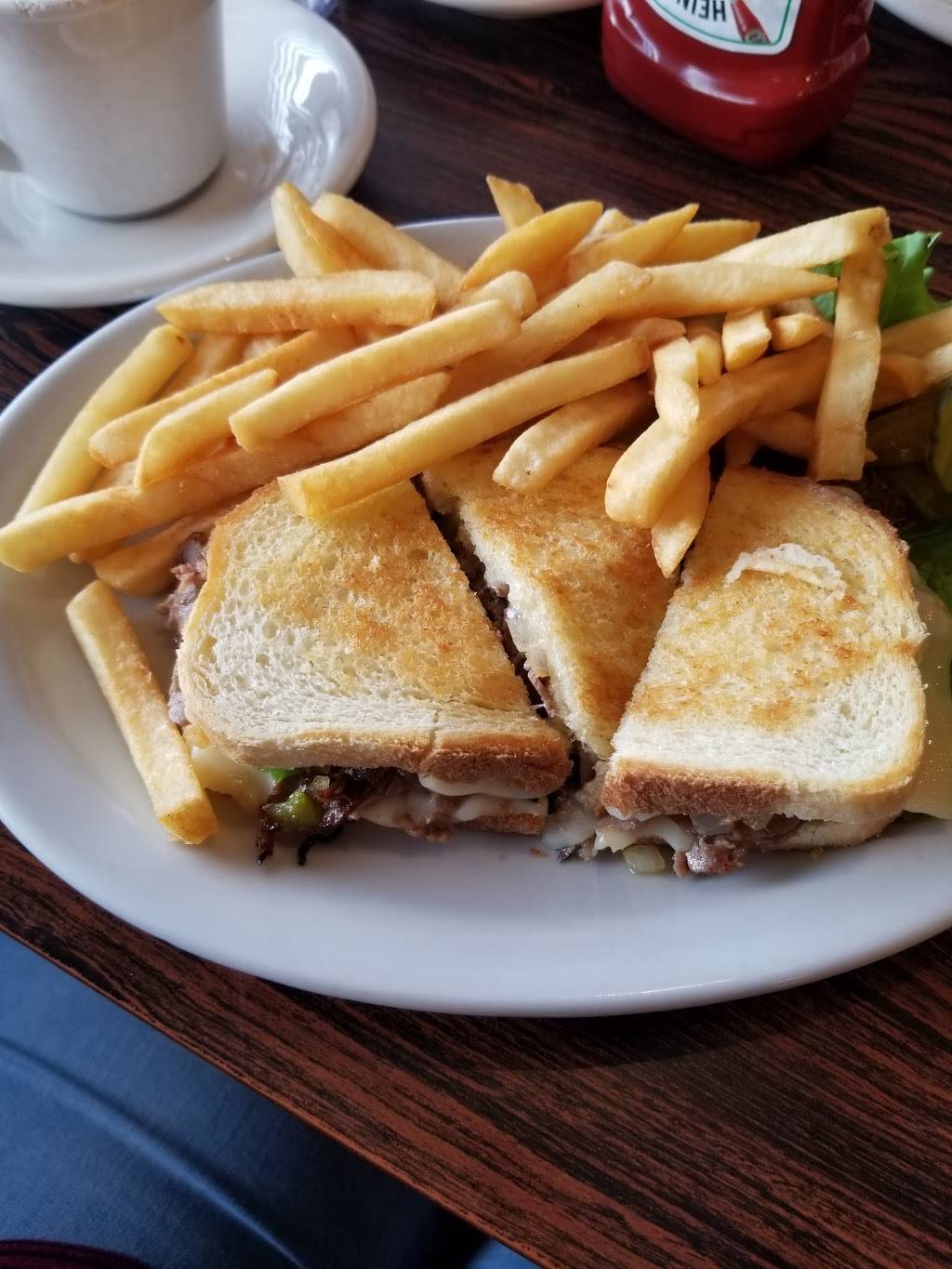 The Paragon Family Restaurant | restaurant | 2725 W 10th St, Greeley, CO 80634, USA | 9703568400 OR +1 970-356-8400