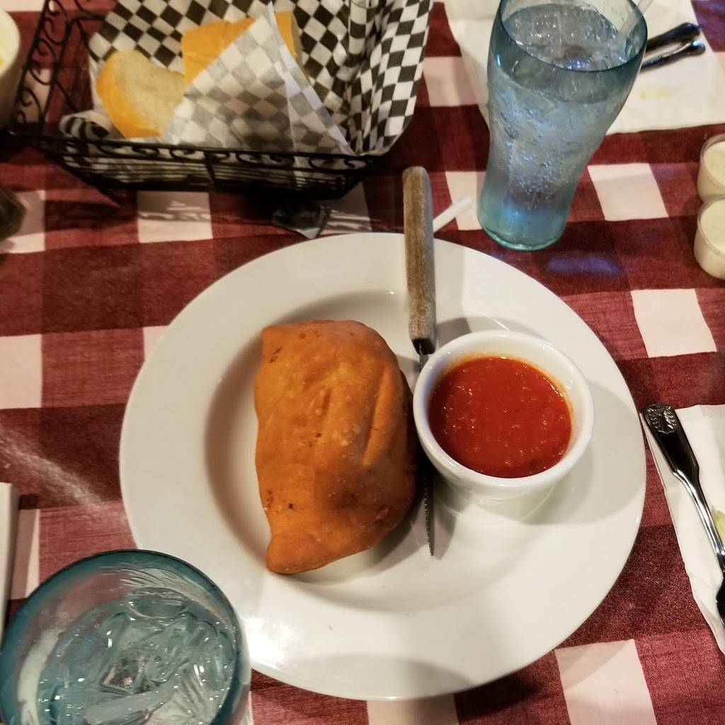 Di Ciccos Italian Restaurant | restaurant | 267 Academy Ave, Sanger, CA 93657, USA | 5598755557 OR +1 559-875-5557