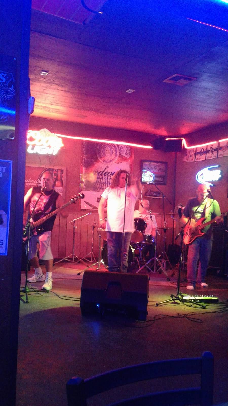 The Pit Stop | restaurant | 8510 FM 517 Rd E, Dickinson, TX 77539, USA | 2815599934 OR +1 281-559-9934