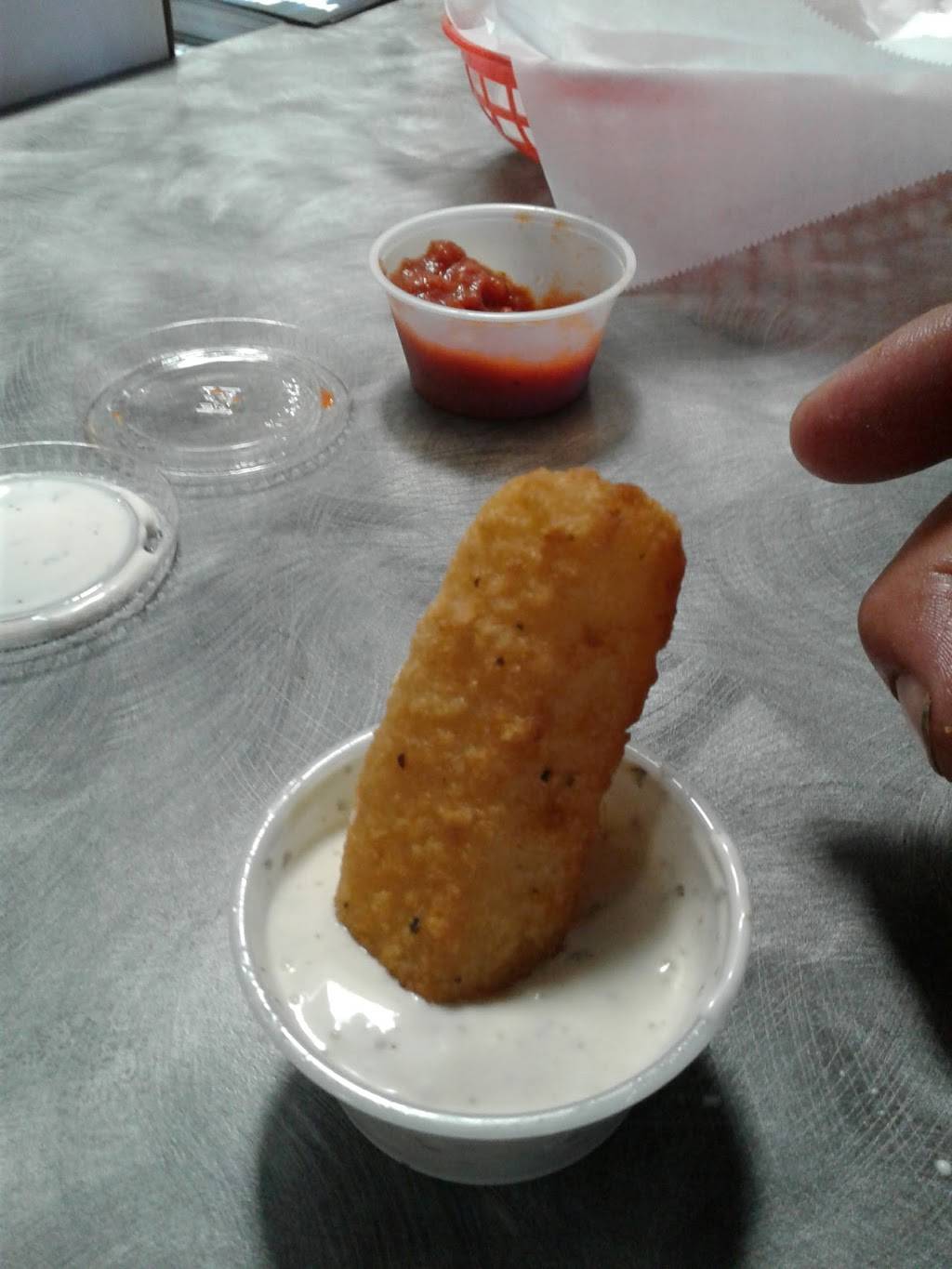 Schooners Burgers N Beer | restaurant | 1280 E Washington St # 4, Colton, CA 92324, USA | 9097775049 OR +1 909-777-5049