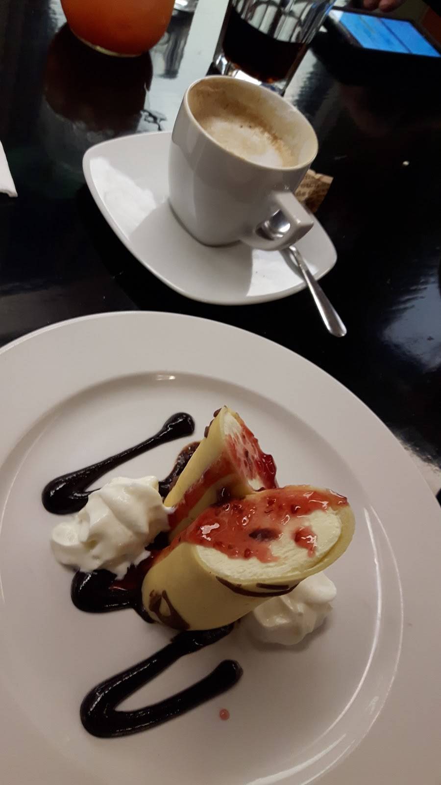 Harbour House Grill | restaurant | 727 Harbour St, Lefroy, ON L0L 1W0, Canada | 7054563663 OR +1 705-456-3663