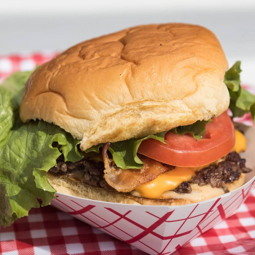 Schultzys Snack Shack | meal takeaway | 346 Park Ave, Portsmouth, RI 02871, USA | 4016832663 OR +1 401-683-2663