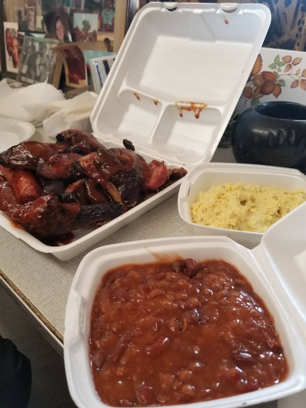 Big Ds BarbQue | restaurant | 101 Common St, Shreveport, LA 71101, USA | 3189460316 OR +1 318-946-0316