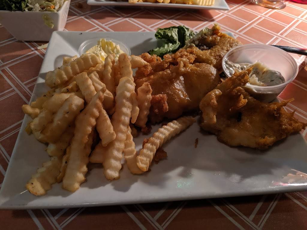 The Lucky Moose Lounge | restaurant | 622 E Dupont Rd, Fort Wayne, IN 46825, USA | 2604905765 OR +1 260-490-5765