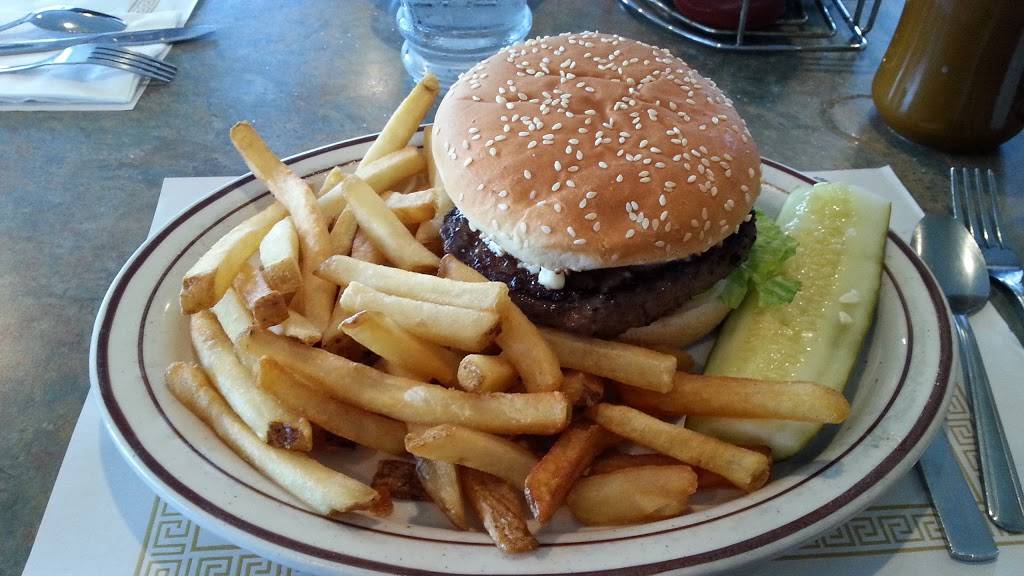 Sunset Family Restaurant | restaurant | 535 W Sunset Dr, Waukesha, WI 53189, USA | 2625249555 OR +1 262-524-9555