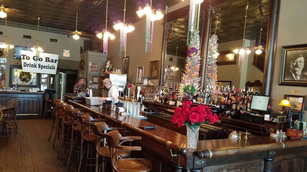 Simp McGhees | restaurant | 725 Bank St, Decatur, AL 35601, USA | 2563536284 OR +1 256-353-6284