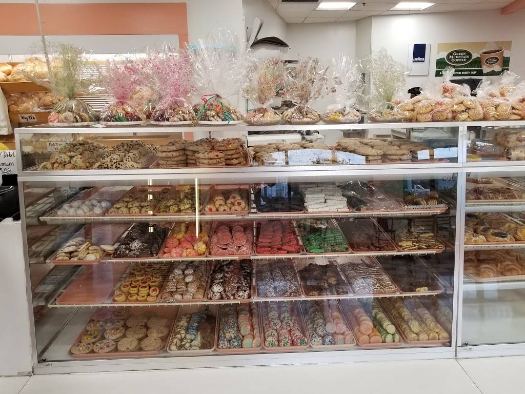 Chaves Bakery | bakery | 1365 State St # 1, Bridgeport, CT 06605, USA | 2033336254 OR +1 203-333-6254