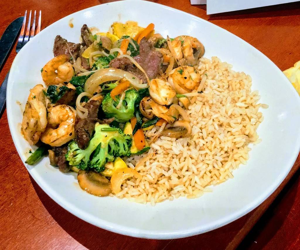 Stir Crazy Fresh Asian Grill | restaurant | 15795 W Bluemound Rd, Brookfield, WI 53005, USA | 2627863100 OR +1 262-786-3100